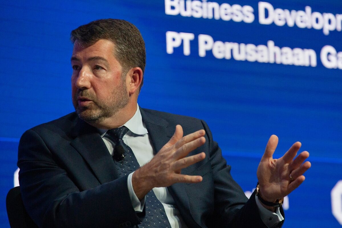 MidOcean Leads Bidding for Stake in Petronas Canada Unit