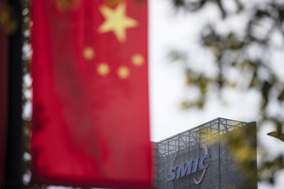 China's Top Chipmaker SMIC Plunges After Projecting Lower Sales