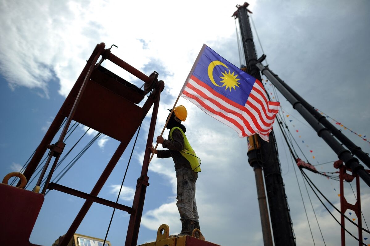 Malaysia Asks Bangladesh to Withdraw Migrant Labor Probes