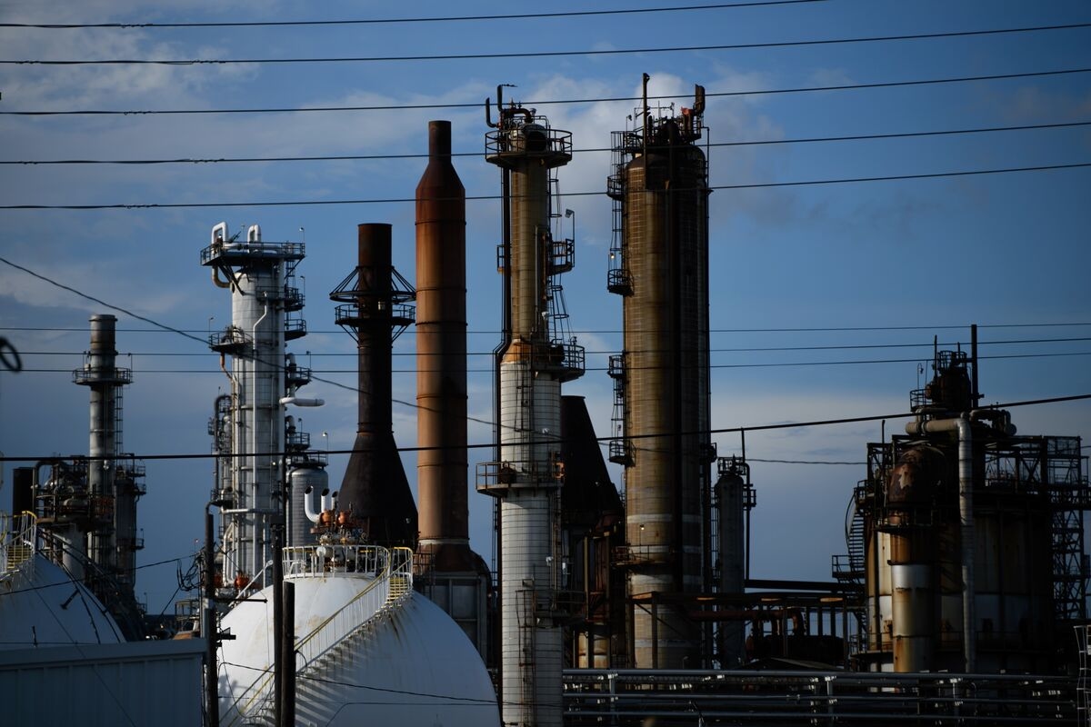 Oil Ticks Higher After Two-Day Slump as Traders Assess Ceasefire