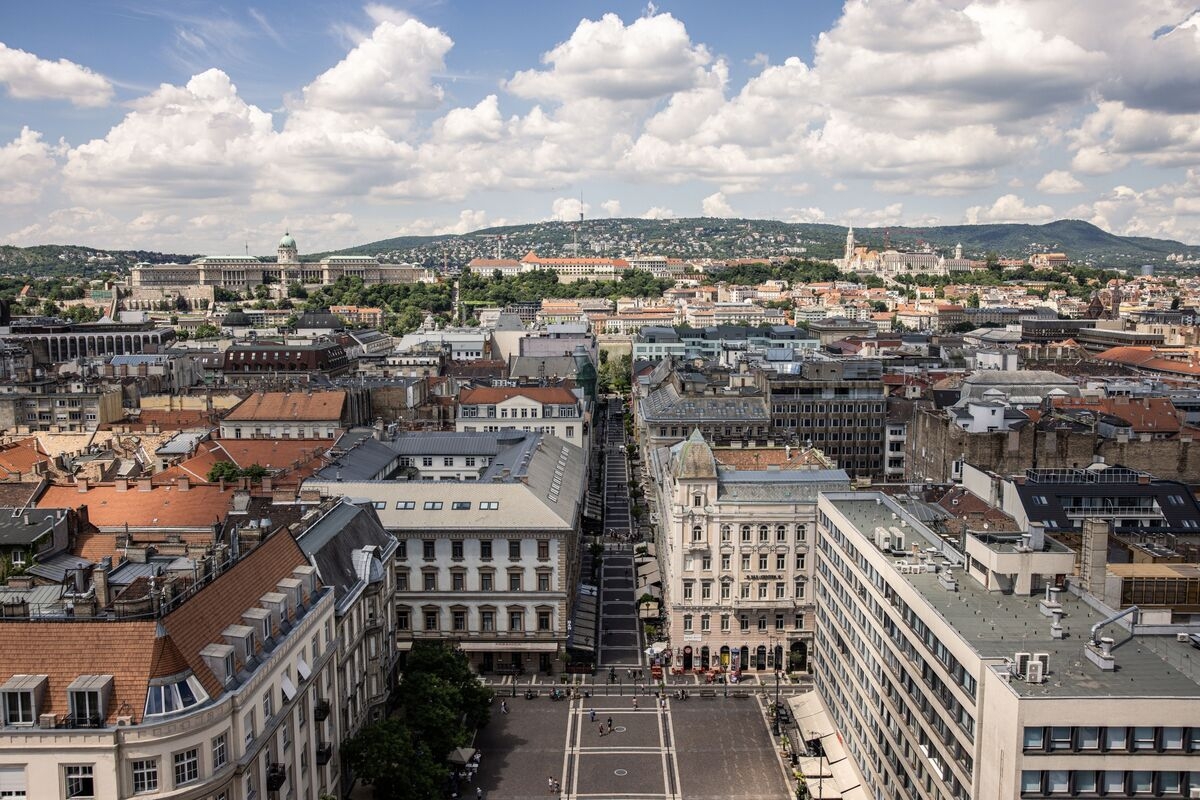 Hungary's MBH Bank Said to Tap Citi as State Mulls Stake Sale