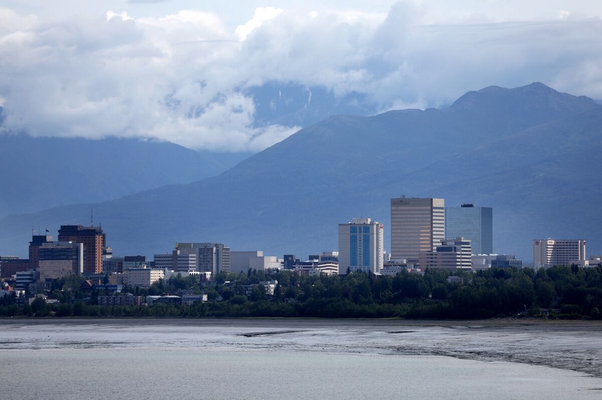 Secret Service Rushes to Make Alaska City Safe for Trump, Putin