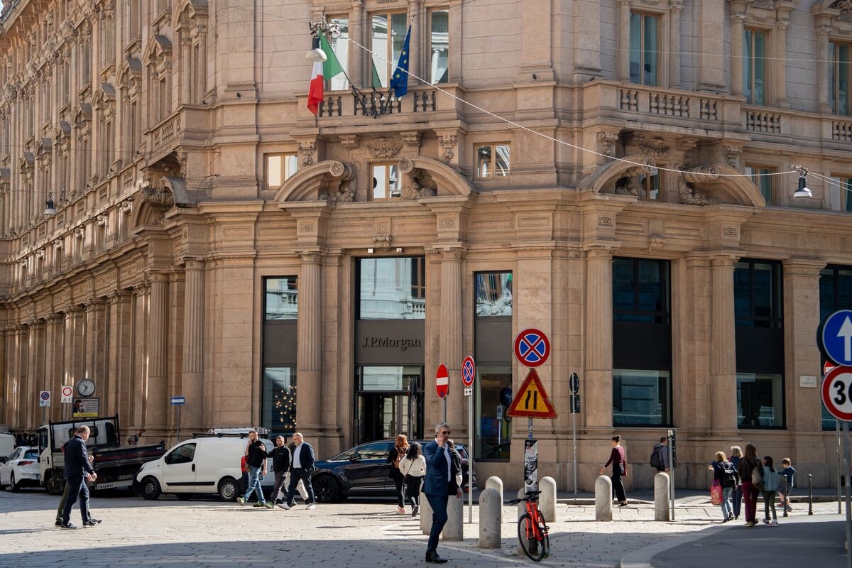 Wall Street Banks Lose Ground in Europe as Tariffs Spook Clients