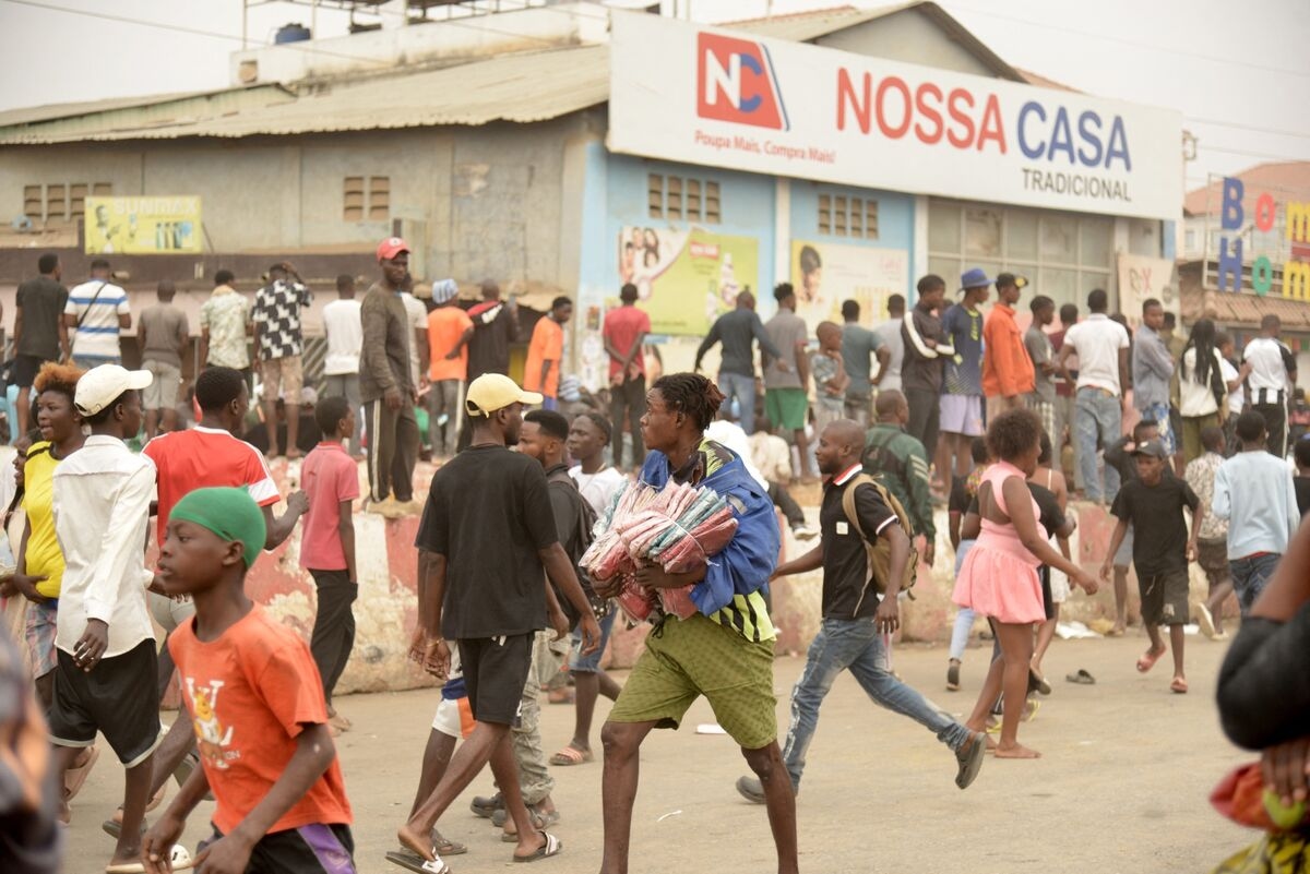 Angolan Taxi Strike Enters Second Day With Three Reported Dead