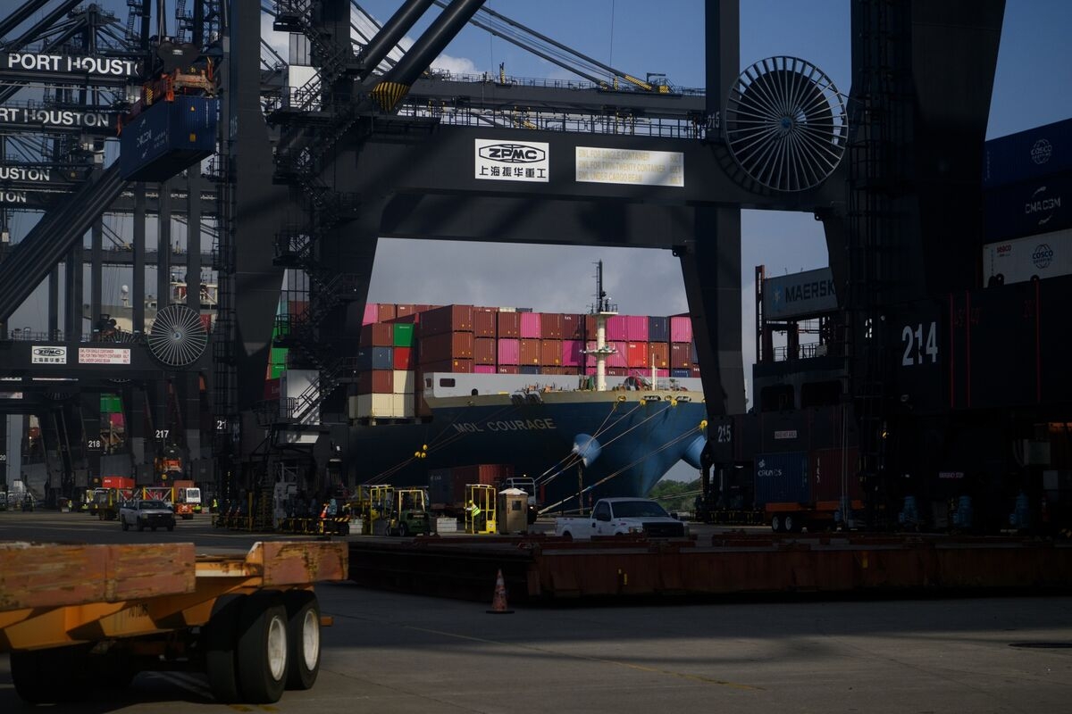 Trump's Tariffs May Not Pay for GOP Tax Cuts