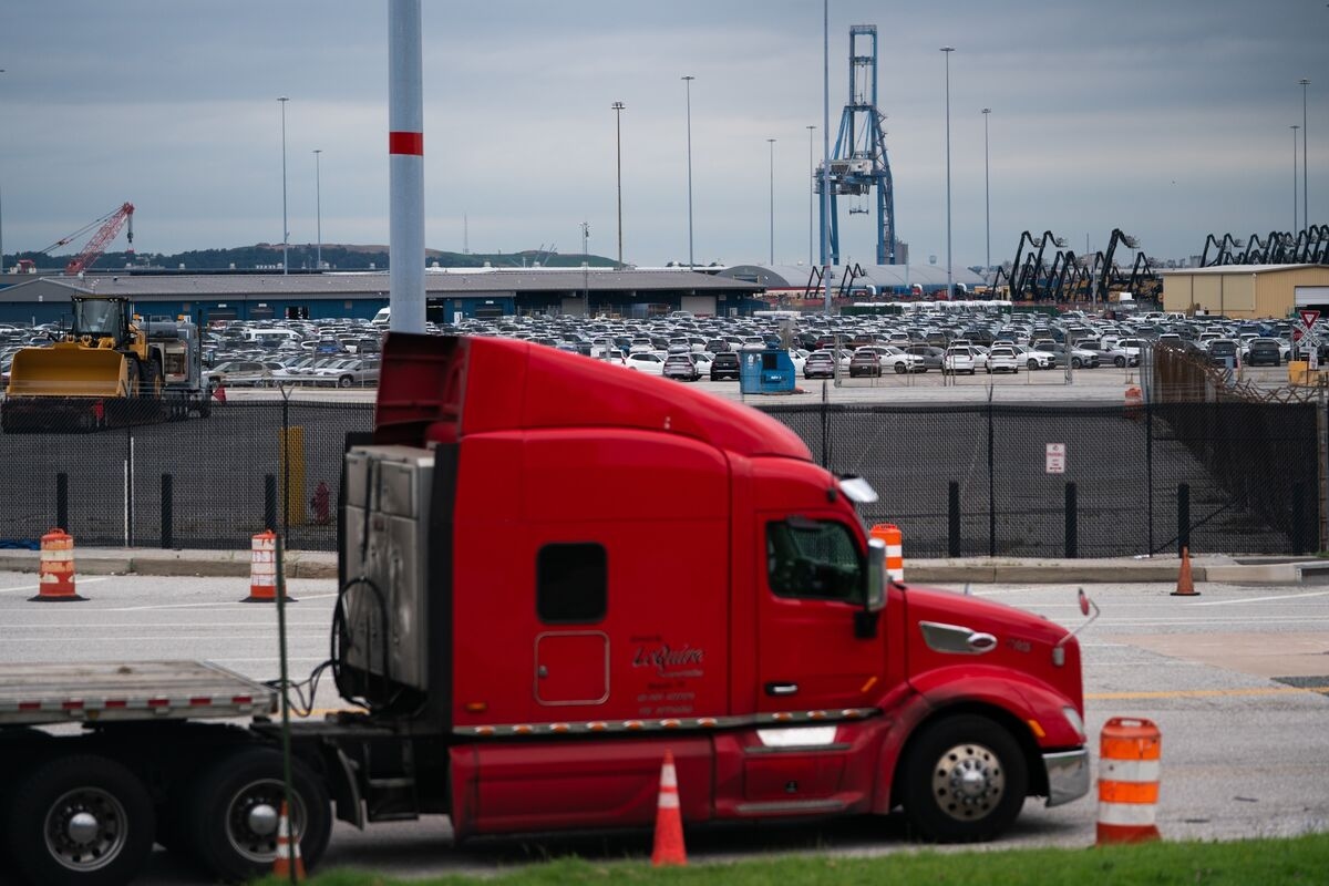 WTO Sees Less Severe Global Trade Slowdown Amid US Front-Loading