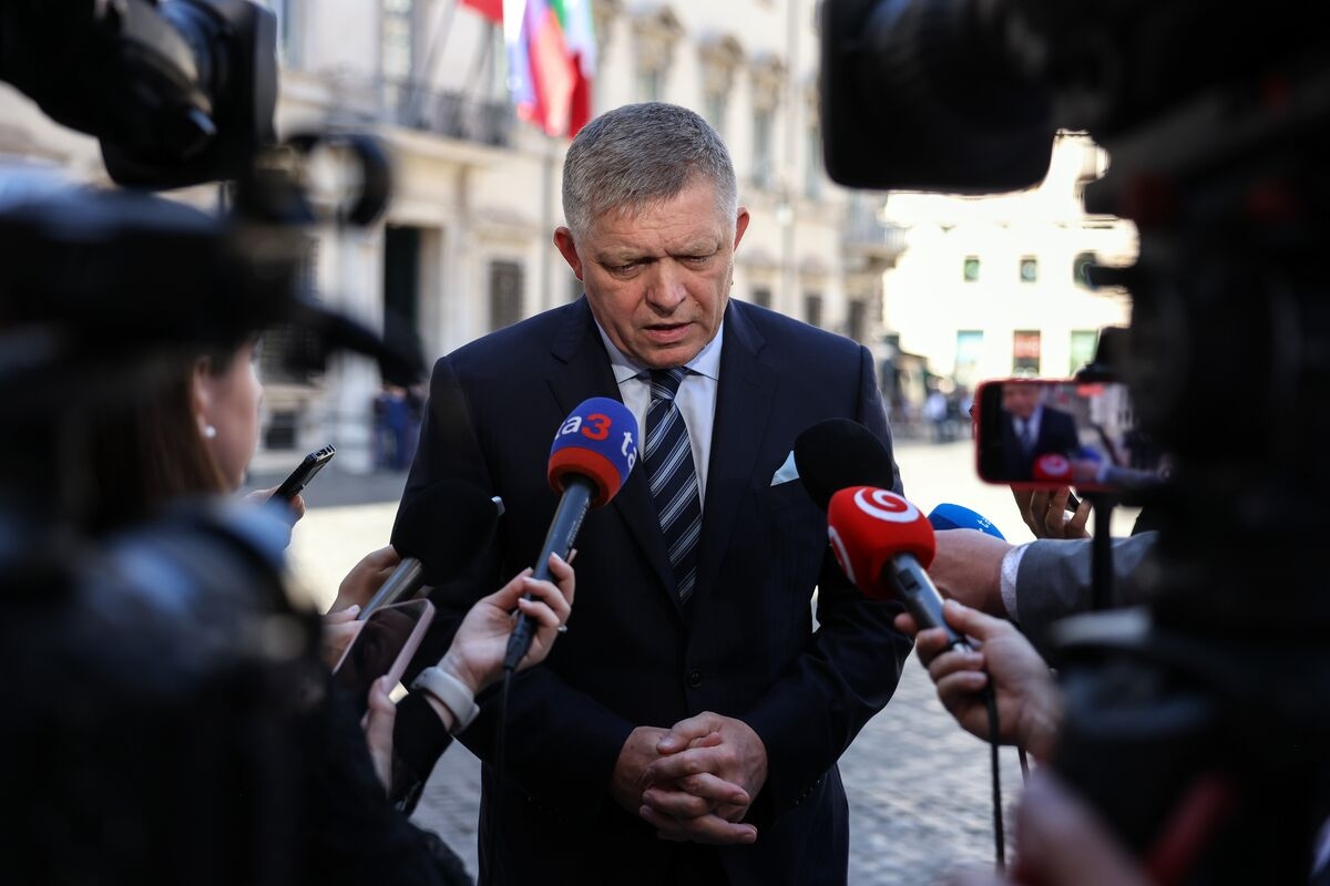 Slovakia Lifts Block on Russia Sanctions, Accepts EU Guarantees