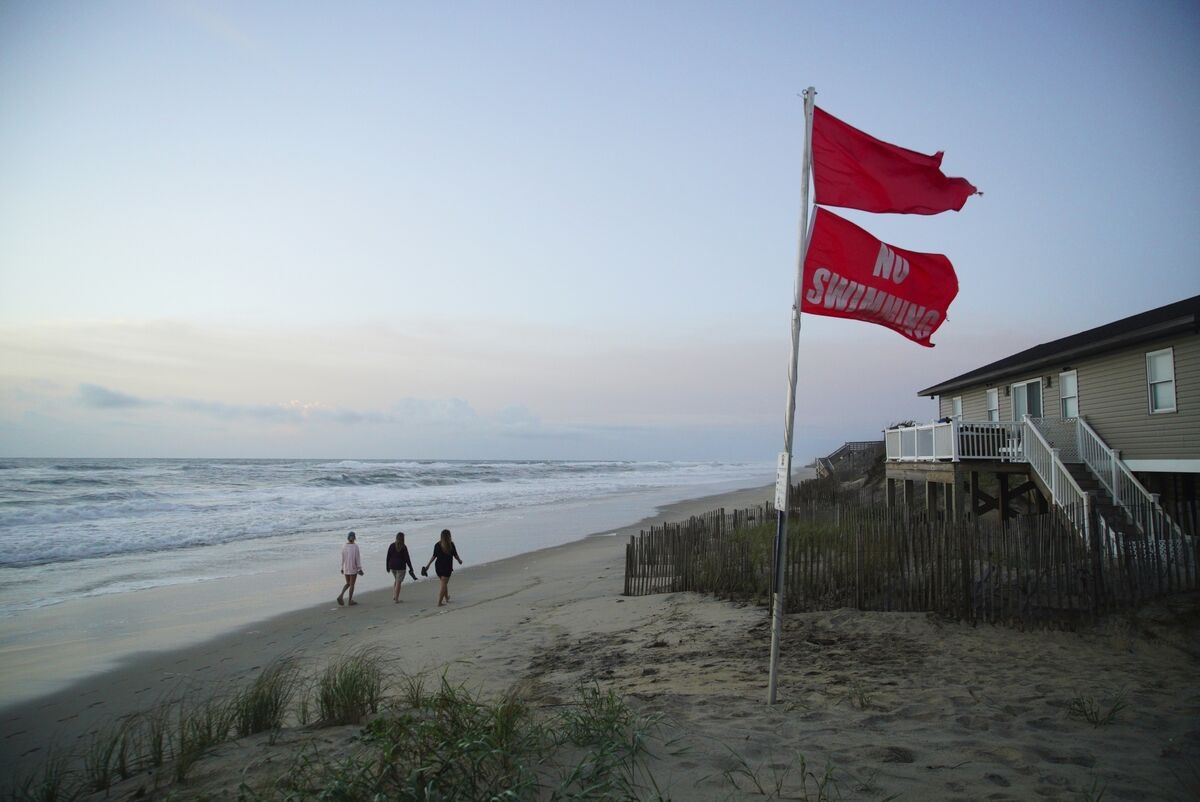 Hurricane Erin to Menace US East Coast Beaches Into the Weekend
