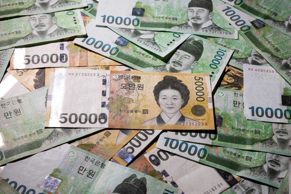 Hedge Funds Bet on Korean Won to Mirror Taiwan Dollar's Surge