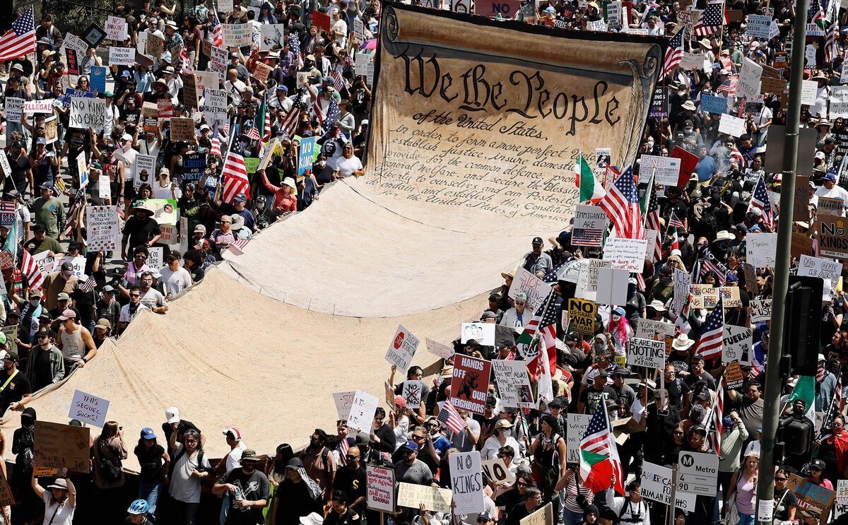 Anti-Trump Protesters Turn Out Across US at ‘No Kings' Rallies