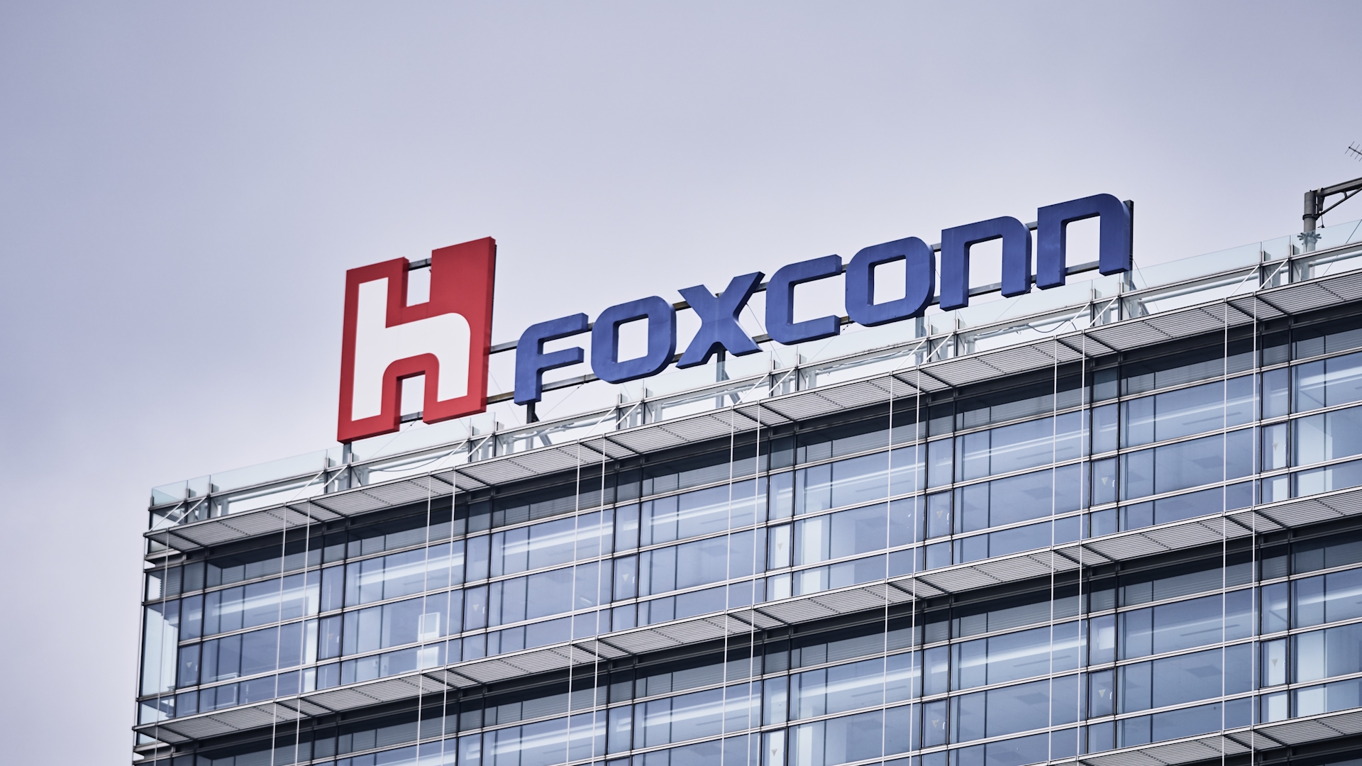 Foxconn Pulls Chinese Staff from India