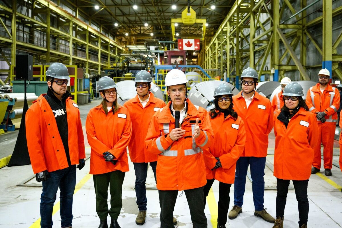 Carney to Roll Out Plan to Help Canada's Tariff-Hit Steel Sector