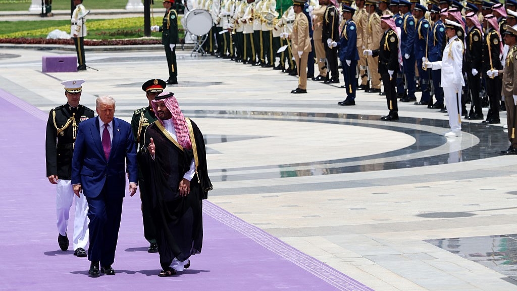 Trump Arrives at US-Saudi Leaders' Summit Location