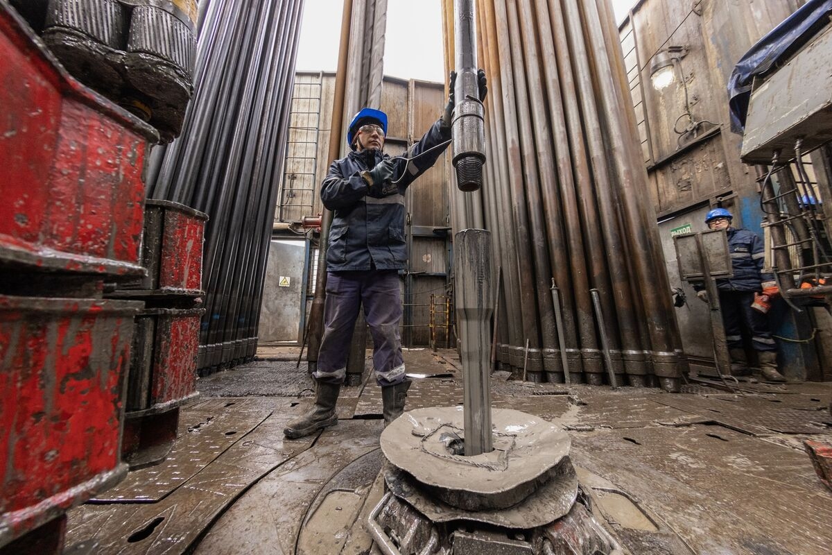 China Refiners Grab Russian Oil as Trump Menaces Flows to India
