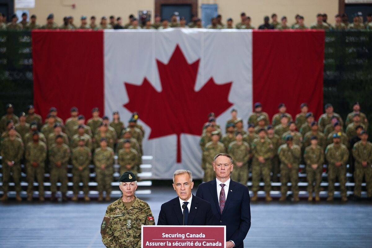 Canada Defense Promises Point to More Borrowing, Watchdog Says