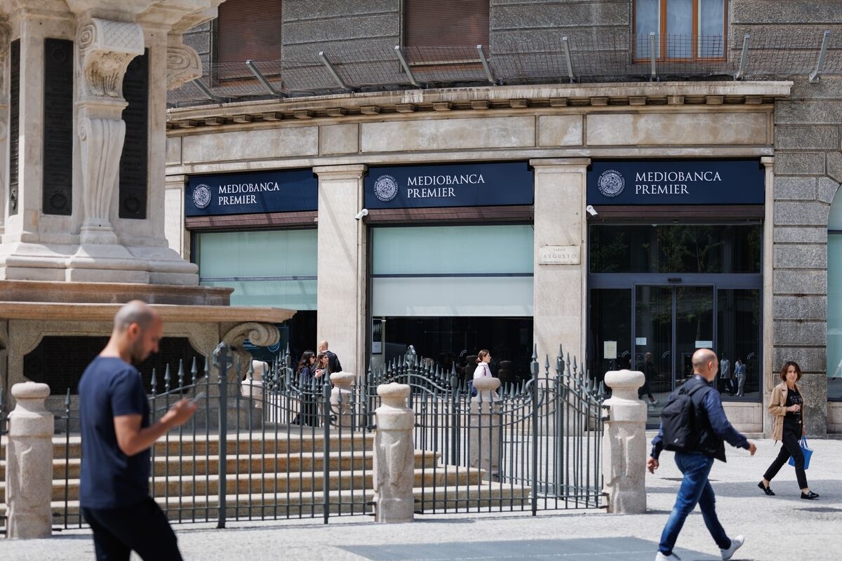 Mediobanca Sets Investor Vote on Banca Generali Bid for Aug. 21