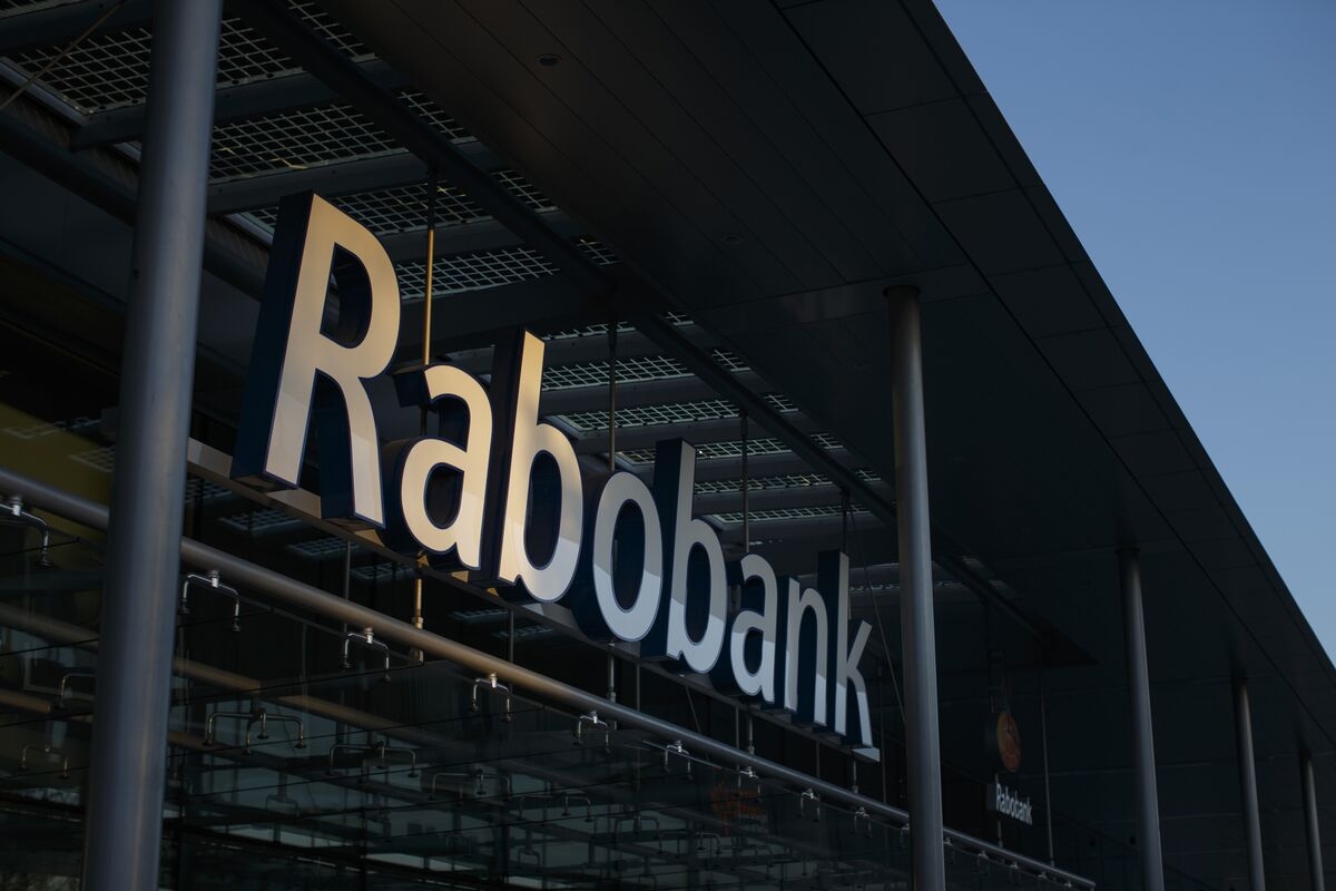 Australia Must Choose Defense or Social Spending, Rabobank Says