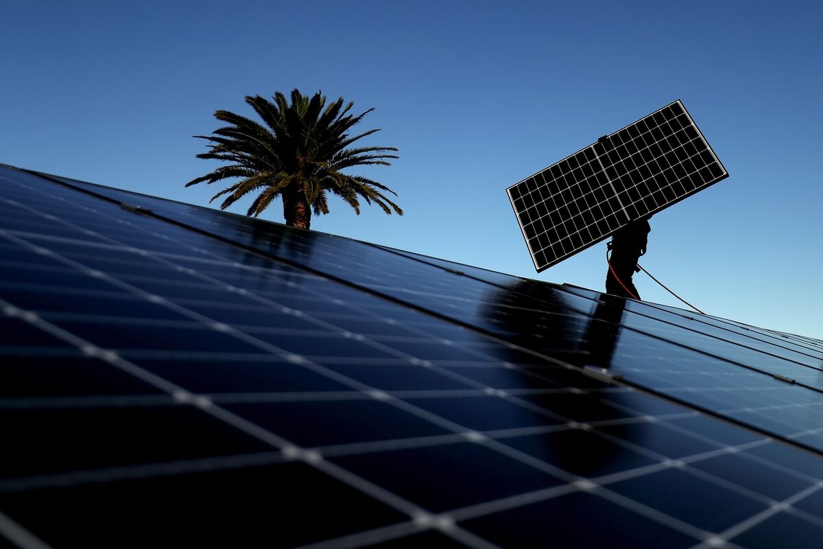 Goldman Sachs AM Seeks Up to $3 Billion for Climate Credit Fund