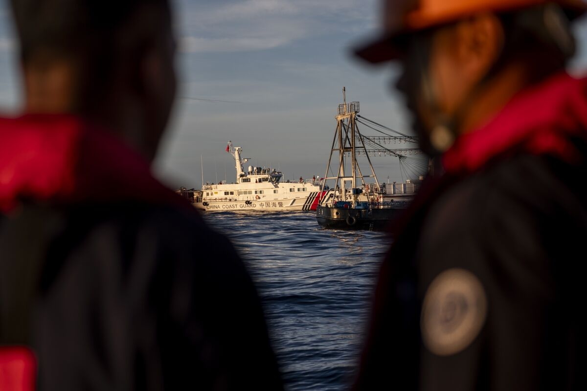 Philippines Says Seriously Concerned With China Ships' Actions