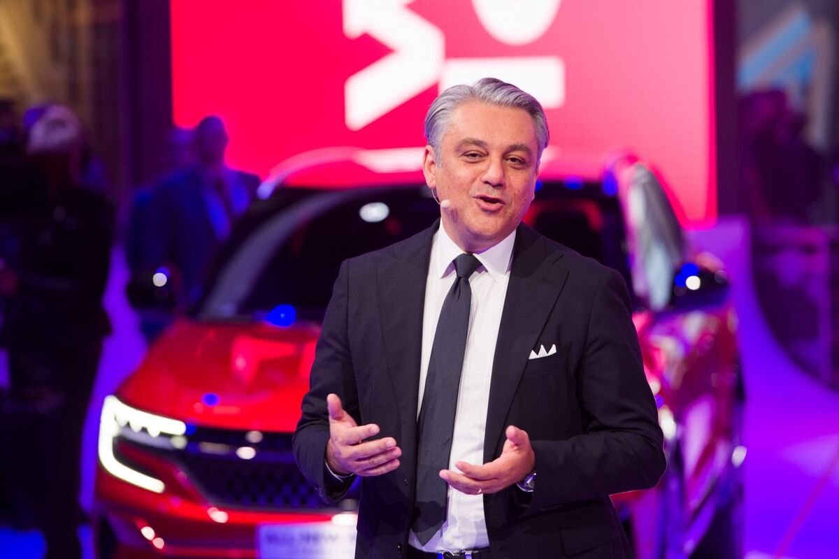 Renault Kicks Off CEO Search After De Meo's Surprise Exit