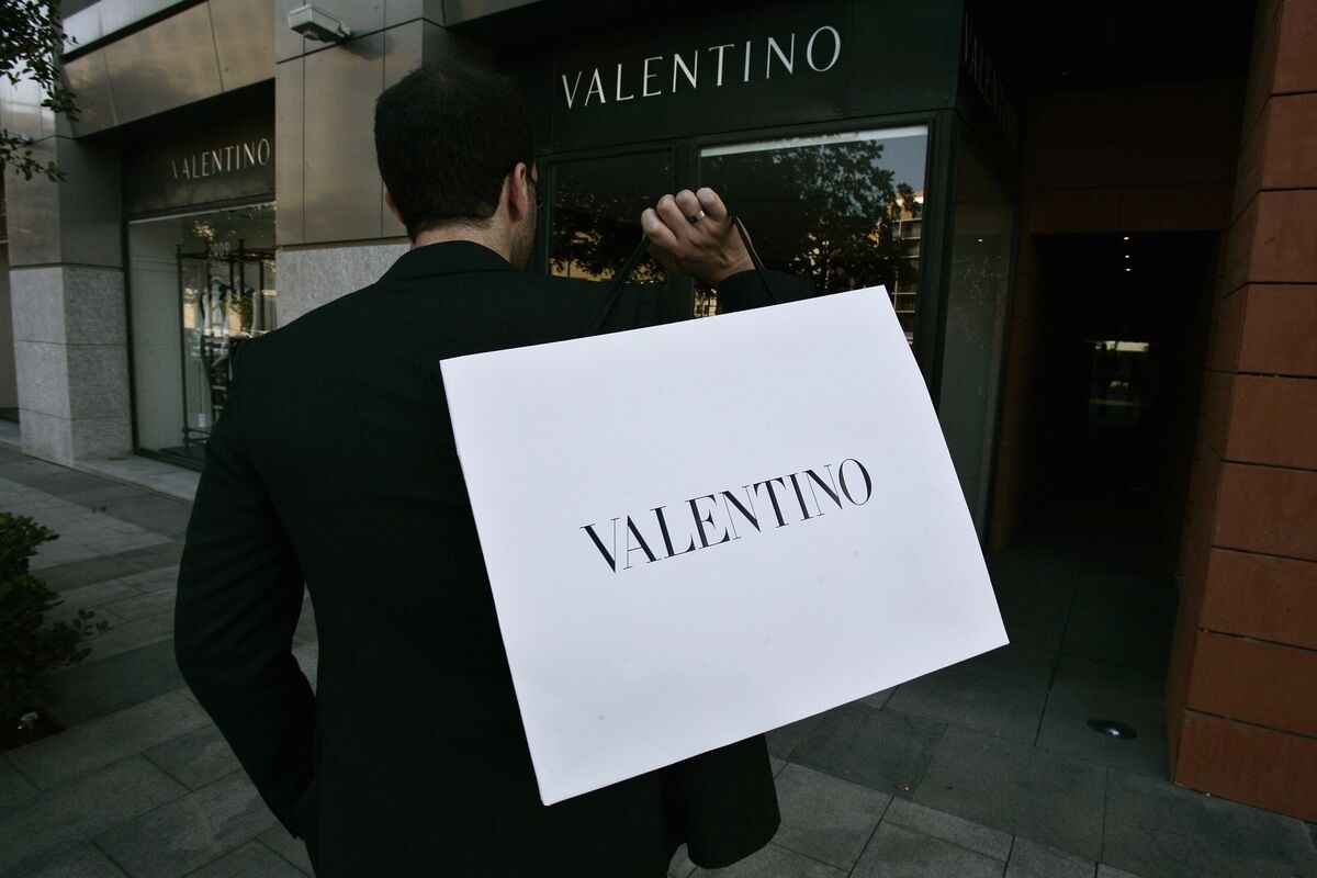 Valentino Fashion House Names Mayhoola's Riccardo Bellini as CEO