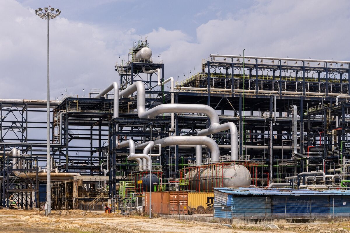Dangote Buys More Foreign Oil as Nigerian Mega-Refinery Ramps Up