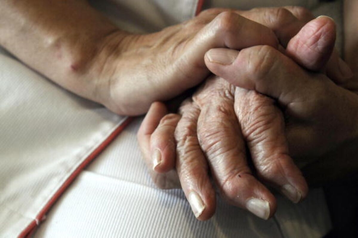 Chinese Firm Halts Production of Controversial Alzheimer's Drug
