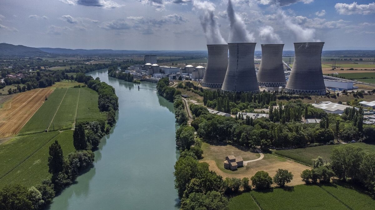 French Power Prices Rise on Warnings of Heat-Linked Nuclear Cuts