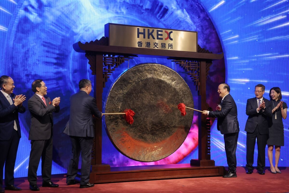 Chinese Firms' Stellar HK Debuts Spur Hopes of Valuation Shift