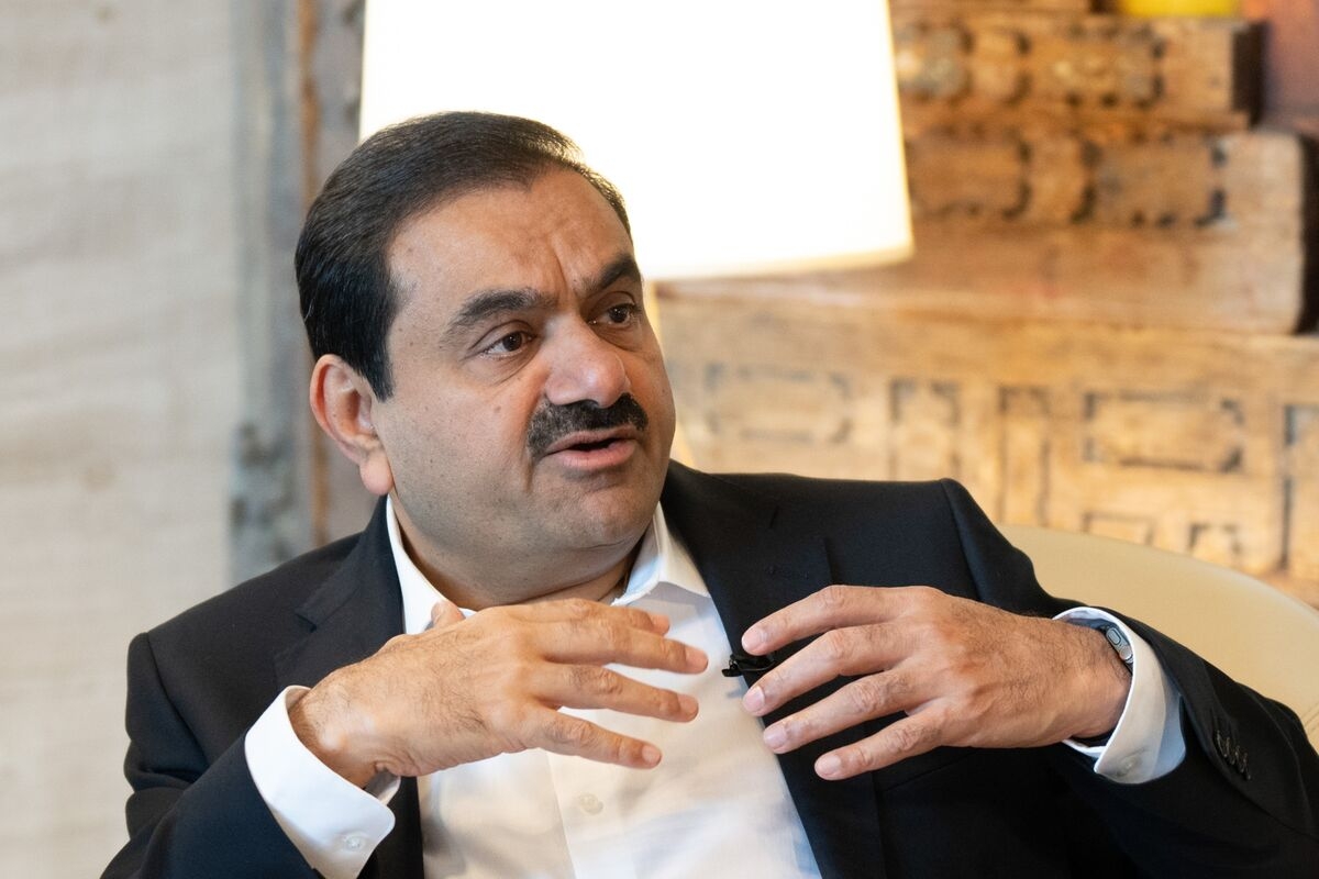 Adani Visits Chinese Equipment Makers as US Legal Woes Linger