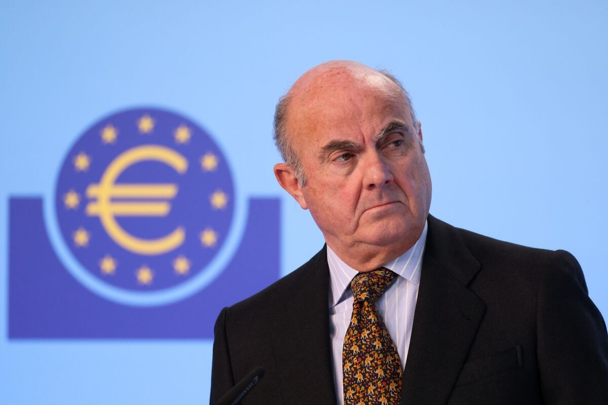 ECB's Guindos Sees Inflation Target Hit Sooner Rather Than Later