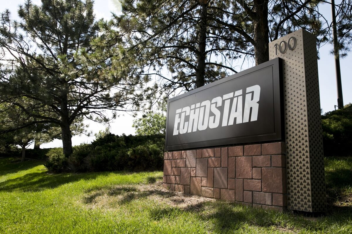 Trump Urged Ergen, Carr to Cut a Deal on EchoStar Spectrum
