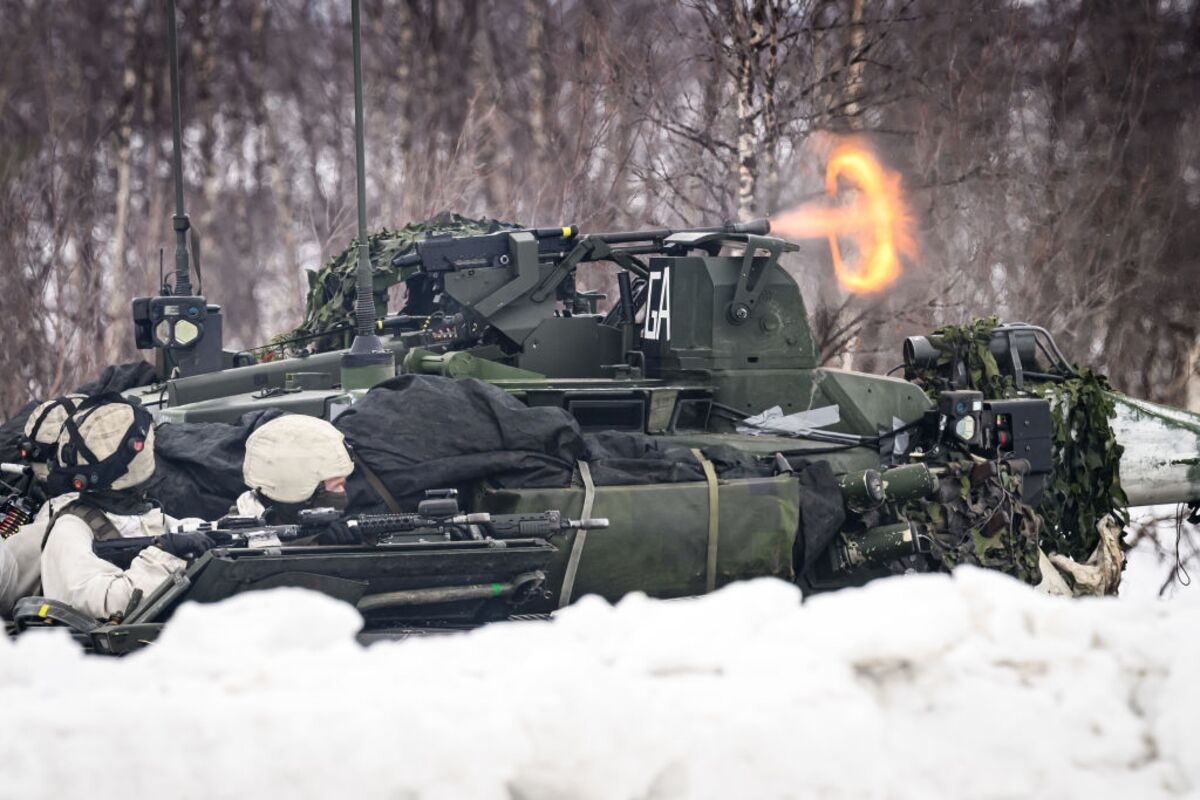 Sweden on Track Toward 5% NATO Target, Defense Minister Says