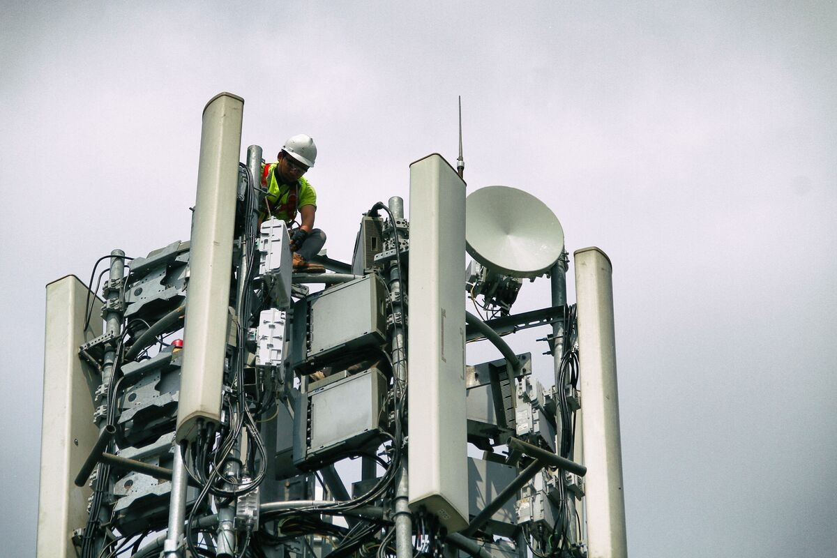 DigitalBridge's Sale of Southeast Asian Towers Is Said to Stall