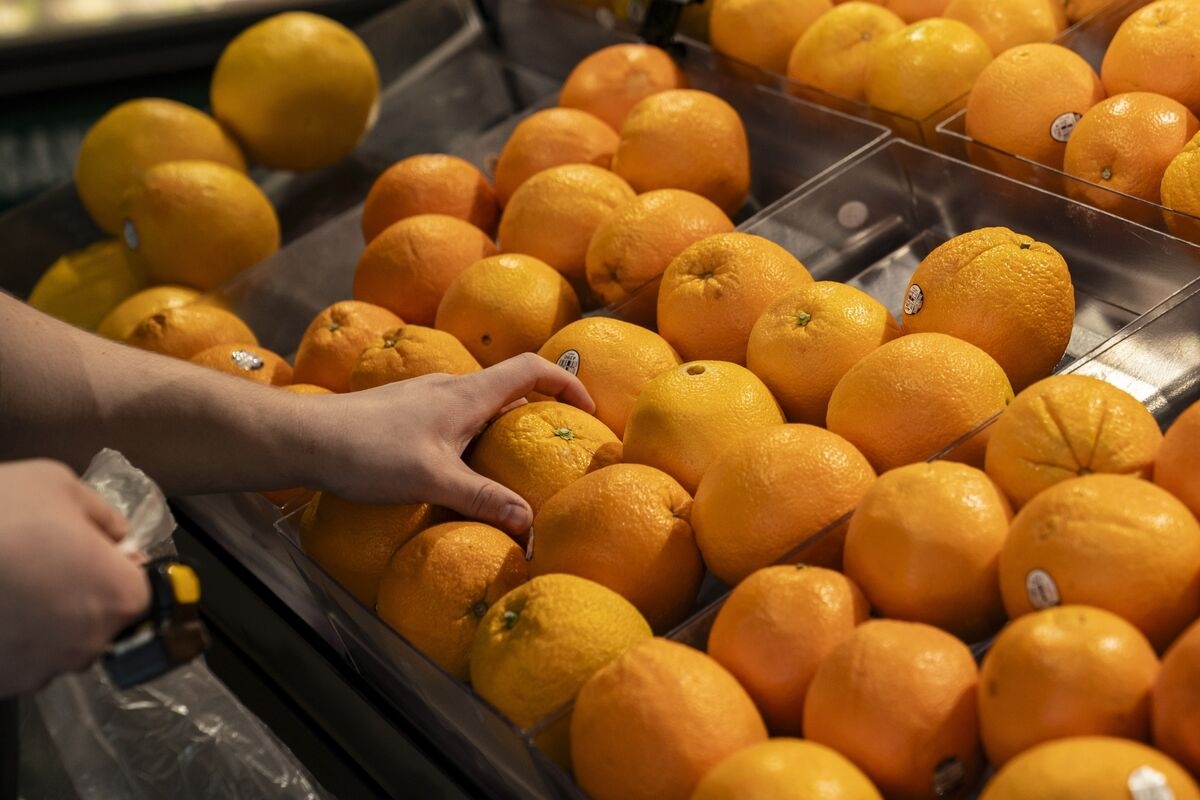 Grocer C&S Kicks Off $400 Million Loan Sale for SpartanNash Deal