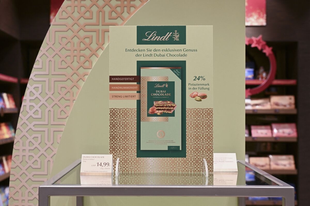 Swiss Chocolate Stocks Diverge as High Cocoa Prices Take Toll