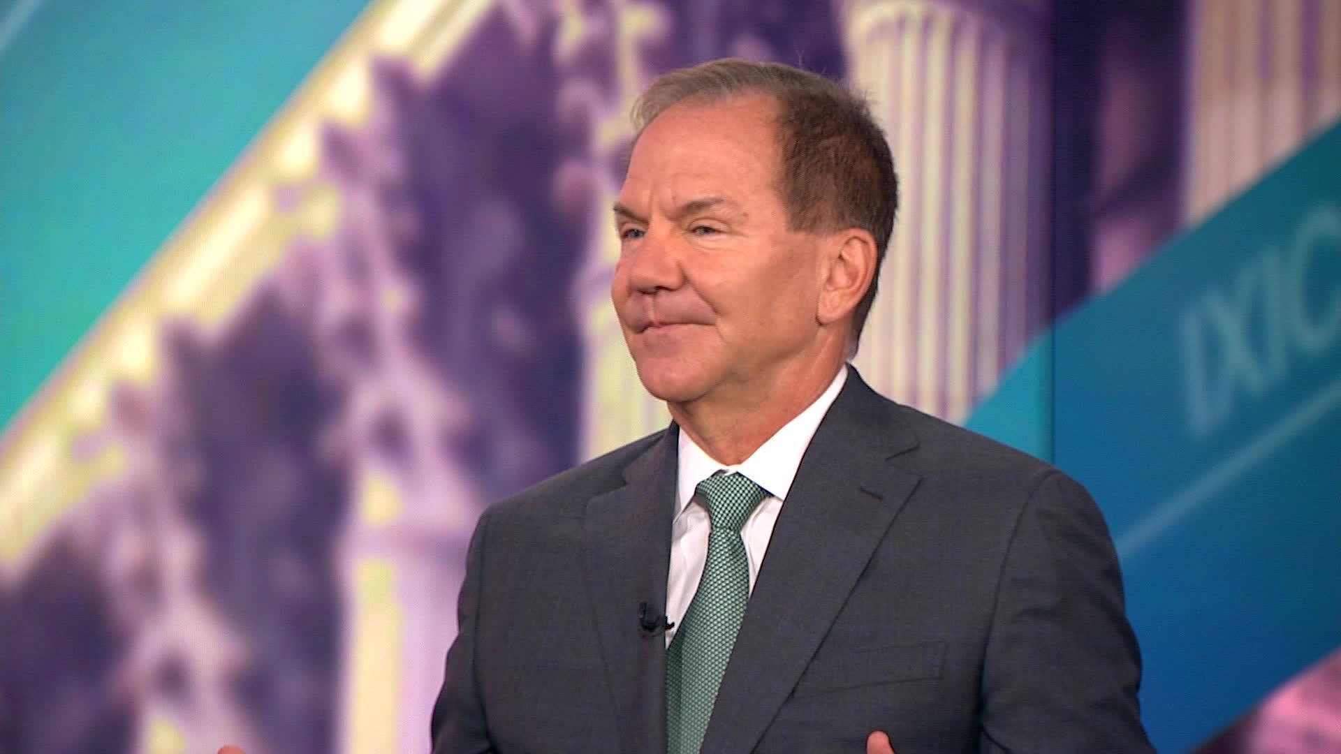 Dollar Could Drop 10% in a Year, Says Tudor Jones