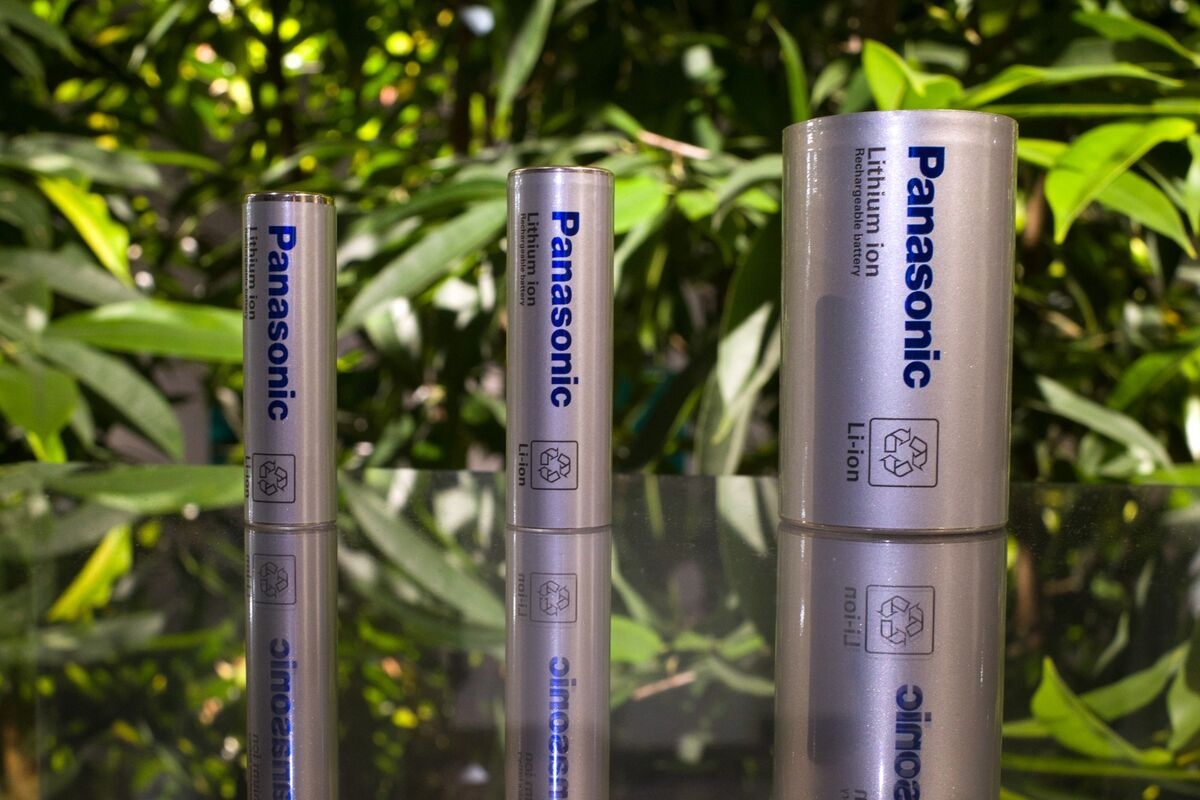 Tesla Supplier Panasonic Pares Back EV Battery Expansion Plans