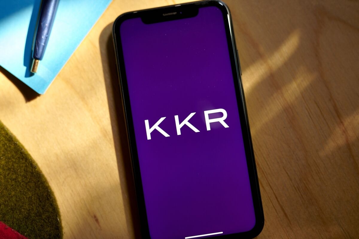 KKR Calls Credit's ‘IPhone Moment' as Public, Private Markets Meld