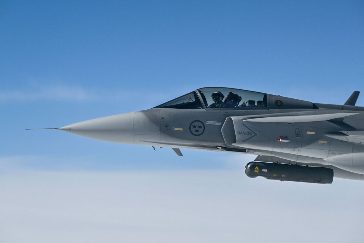 Sweden Will Hit New NATO 5% Defense Spending Goal, Premier Says