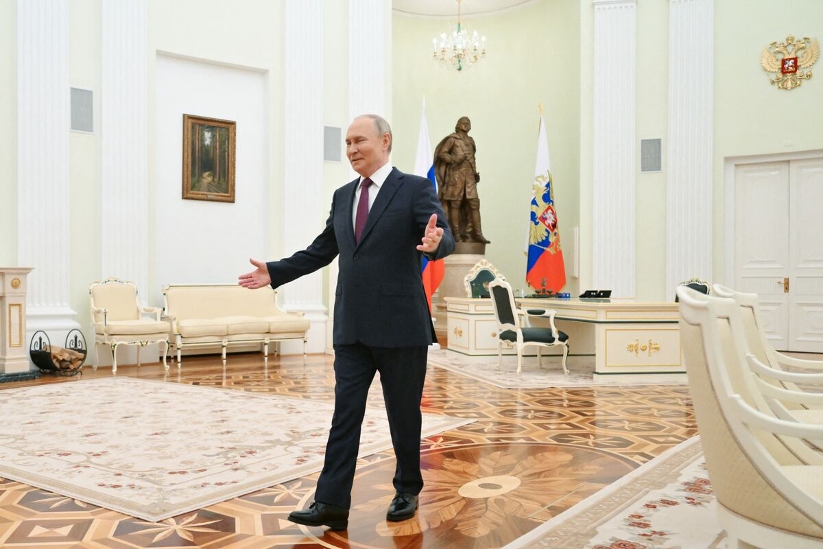 The US Is Letting Putin String It Along in Ukraine