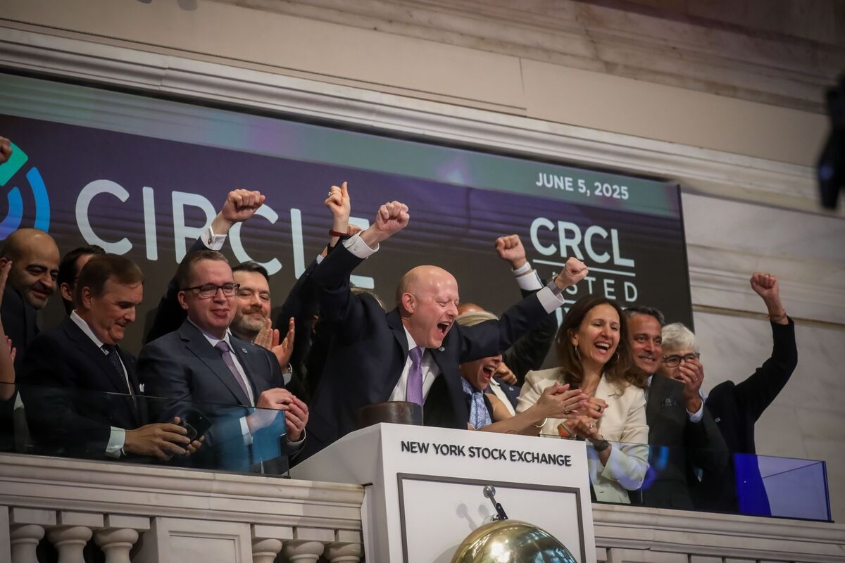 Circle's Blockbuster IPO Ushers in the Battle for the Buck