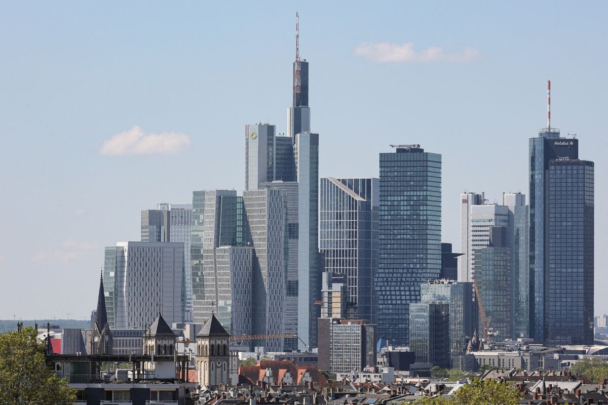 Euro Credit to Benefit From Dollar Shift, Deutsche Bank Says
