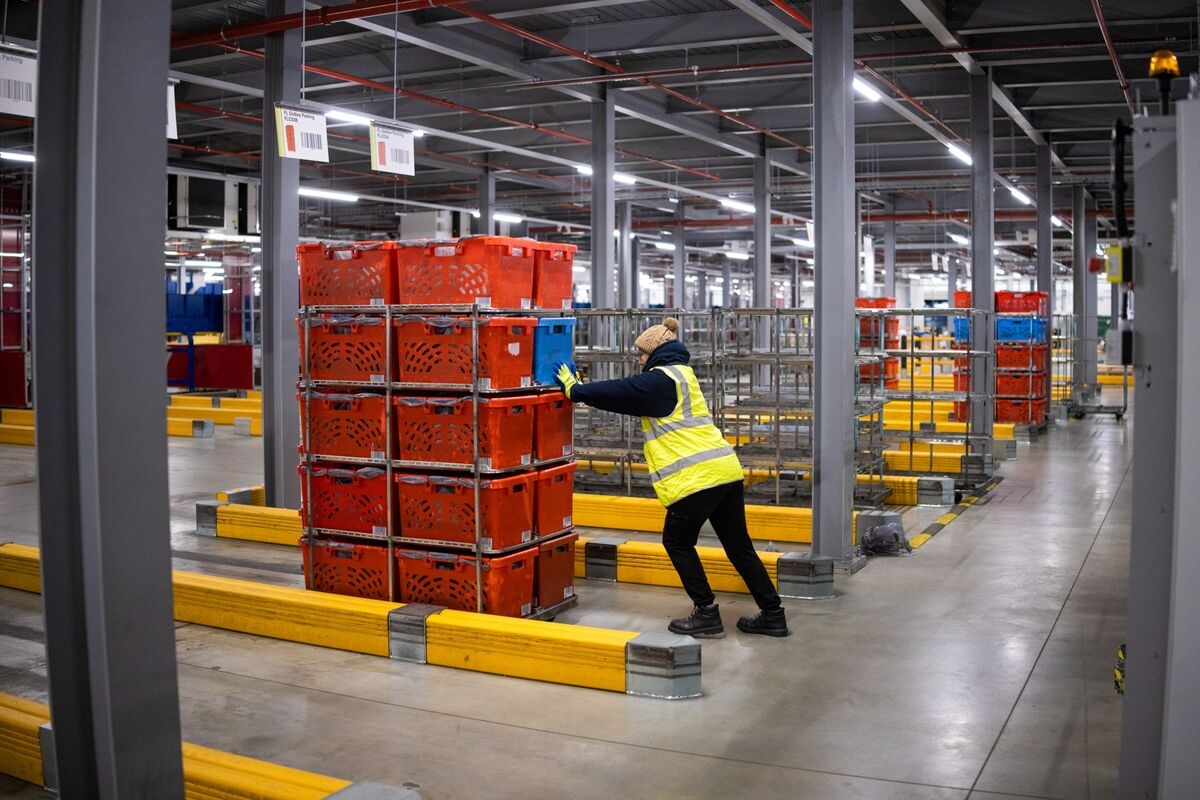 UK Jobs Hit from Reeves' Budget Tax Hike Less Severe Than Feared