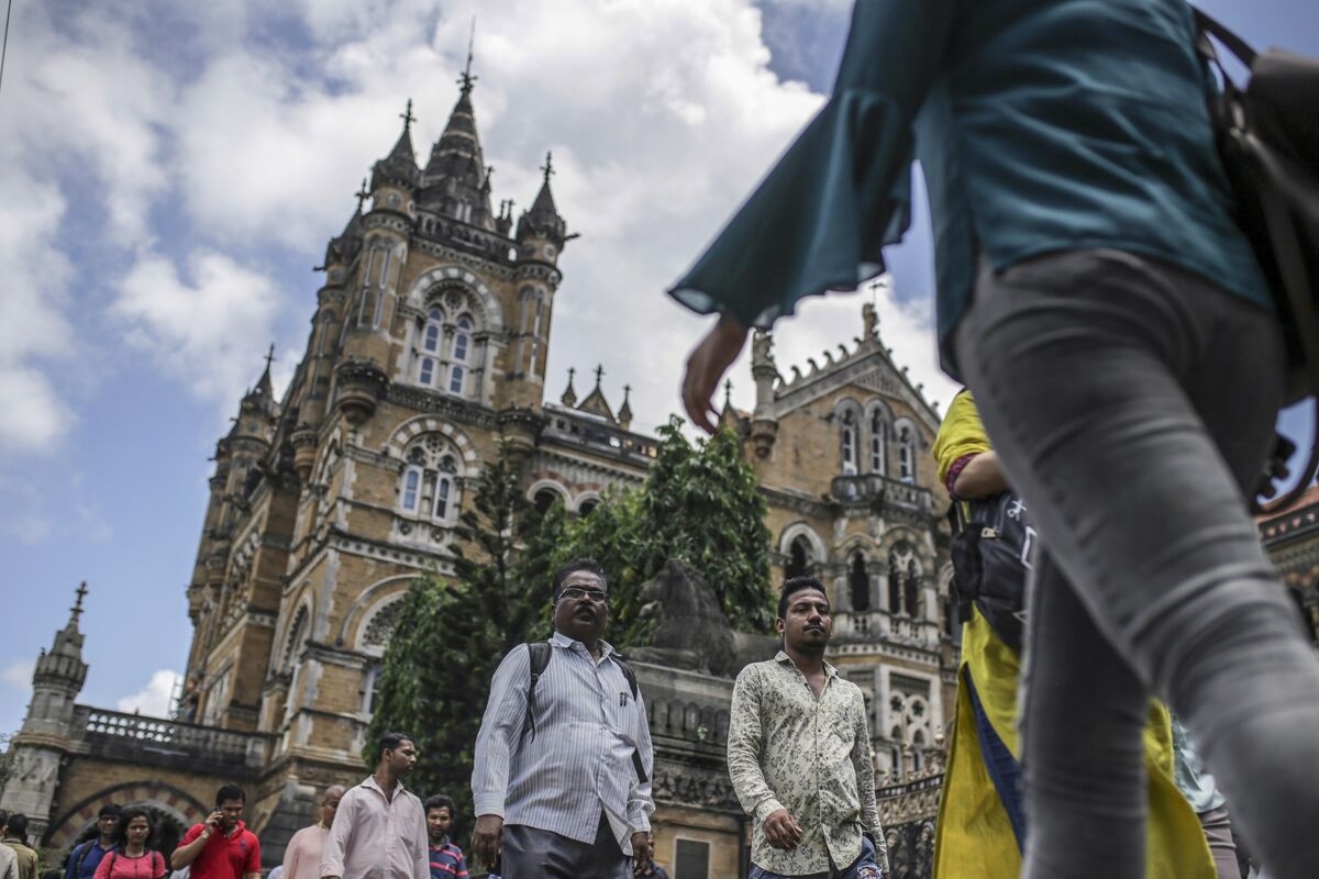 Sluggish Loan Growth Drags India Bank Bond Sales to 11-Year Low