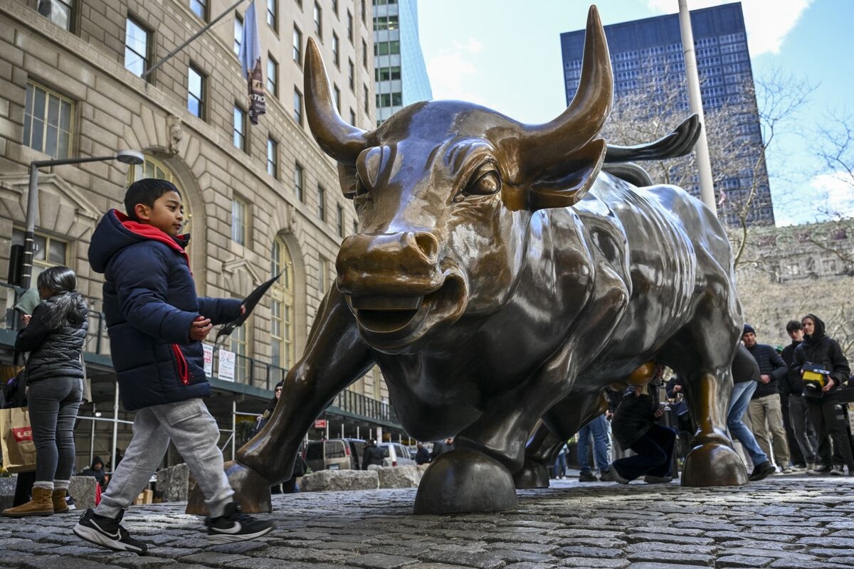 Star Stock Pickers Must Now Beat Their Clones