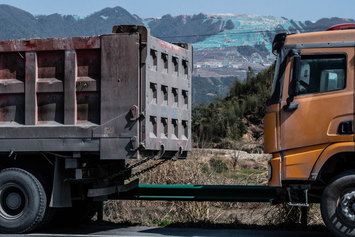 US Targets Chinese Steel And Lithium for Forced-Labor Scrutiny