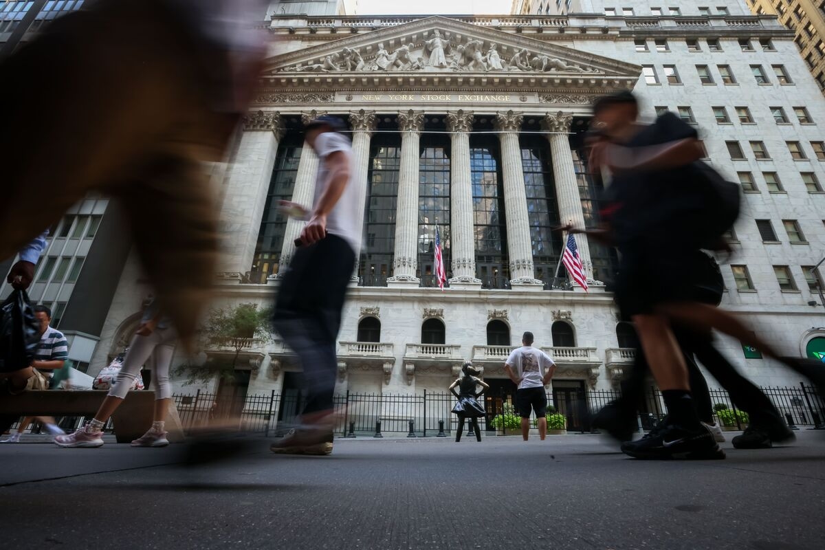 UBS Recommends Options Pair Trade to Ride S&P 500's Grind Higher