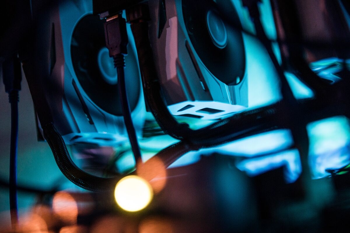 Bitcoin Miner Riot Platforms Gets $100 Million Credit Facility From Coinbase