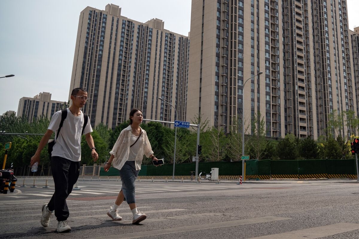 China Mulls Asking Firms Run by Central Government to Buy Homes